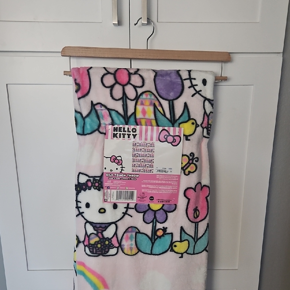 Hello Kitty Pink Floral Fleece Throw Blanket